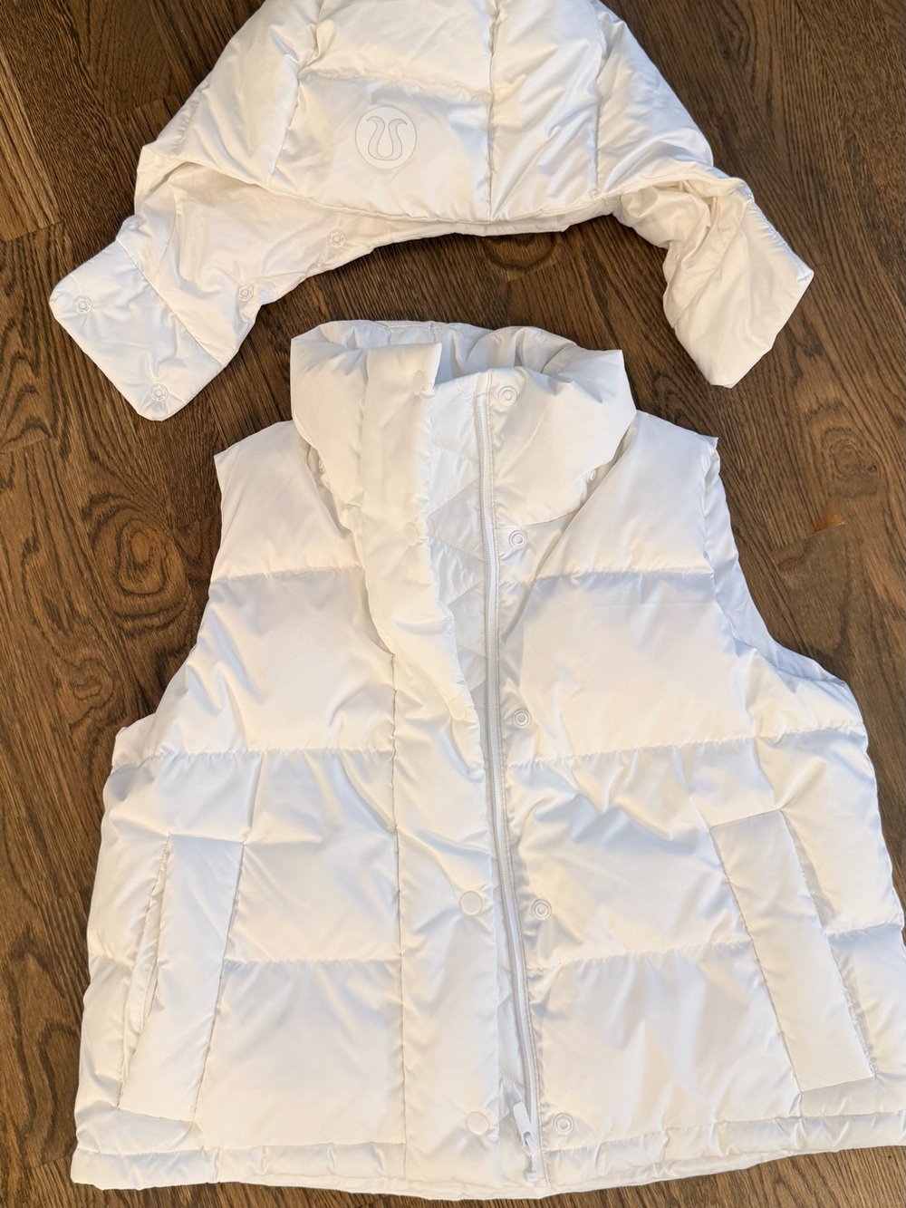 Lululemon size 2 athletica womens White Puffer Vest with Detachable Hood